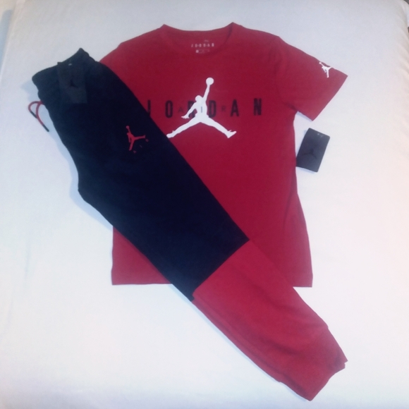 Jordan Boys Youth 2pc Jogger Bottoms & Tee Set- Medium - Picture 1 of 6